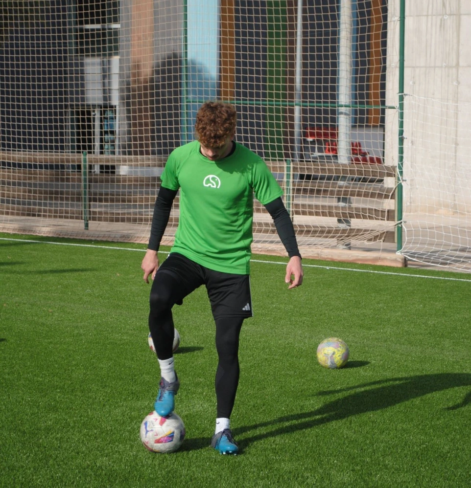 Jugador de fútbol en un entrenamiento de SLON